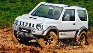 Suzuki-Jimny-4Sport-2015-Brasil-lama-off-road
