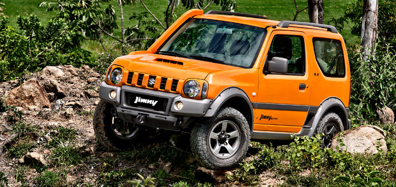 Suzuki/Divulgação Suzuki-Jimny-4Sport-2015-Brasil-rocha