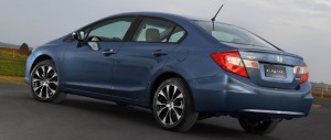 Honda-Civic-LXR-2015-Brasil-traseira