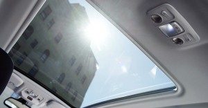 Peugeot-2008-2014-interior-teto-vidro-panoramico-Cielo