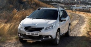 Peugeot-2008-2014-visual-movimento