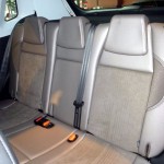 Peugeot-2008-crossover-suv-interior-espaco-traseiro