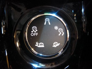 Peugeot-2008-crossover-suv-interior-painel-GRIP-Control