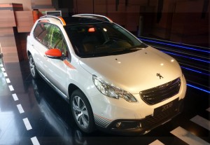 Peugeot-2008-crossover-suv-visual-dianteiro