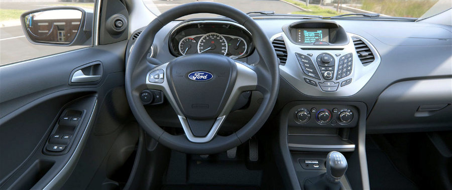 Ford/Divulgação Ford-Ka-2015-Brasil-SE-SEL-Plus-interior-painel