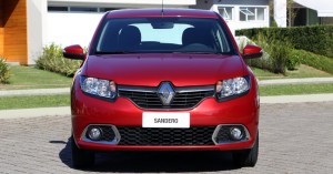 Renault-Sandero-Dynamique-2015-Brasil-dianteira