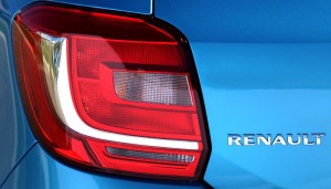 Renault-Sandero-Dynamique-2015-Brasil-lanterna