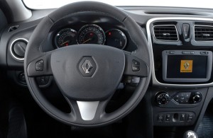 Renault-Sandero-Dynamique-2015-Brasil-painel