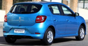 Renault-Sandero-Dynamique-2015-Brasil-traseira