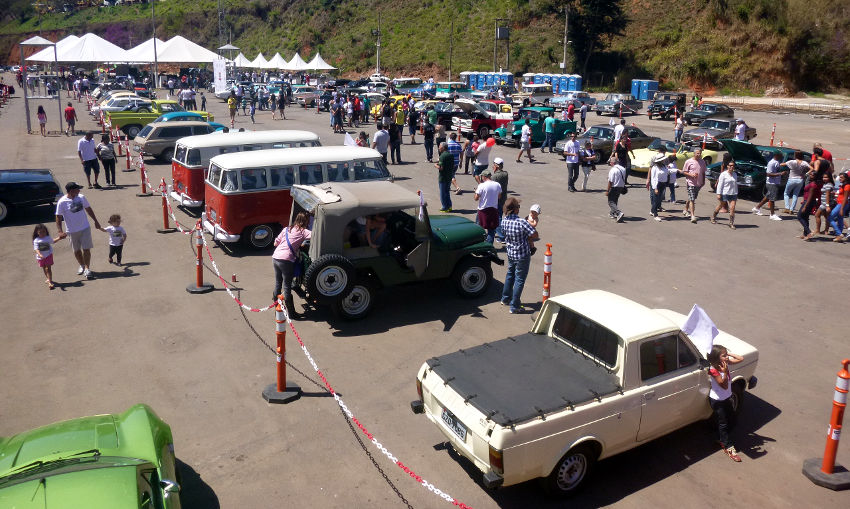2-Desfile-Carros-Antigos-Itabirito-MG
