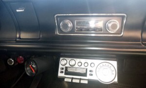 Ford-Maverick-Super-Luxo-V8-1975-painel-radio