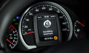 Novo-Fiat-Uno-Evolution-2015-Brasil-Start-Stop-painel-tela-LCD