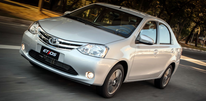 Toyota-Etios-Seda-sedan-Platinum-2015
