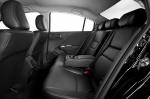 Honda-City-2015-Brasil-banco-traseiro-espaco-interno