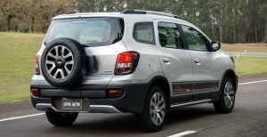 Chevrolet-Spin-Activ-2015-Brasil