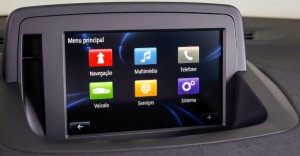 Renault-Fluence-Dynamique-CVT-Plus-Privilege-2015-R-Link
