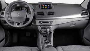 Renault-Fluence-Privilege-2015-painel