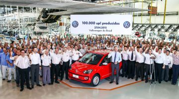 Volkswagen-Up-Red-2016