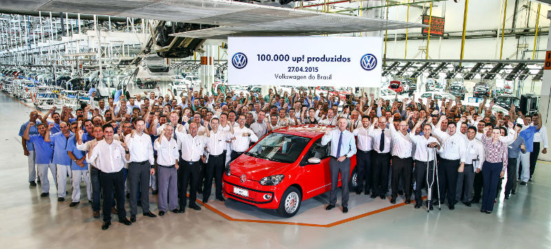 Volkswagen-Up-Red-2016