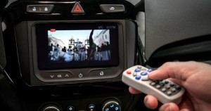 Chevrolet-Cobalt-Graphite-2015-MyLink-TV