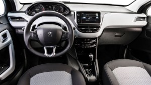 Peugeot-208-Allure-2016-painel