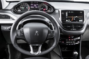 Peugeot-208-Griffe-2016-painel