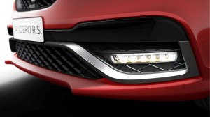 Renault-Sandero-RS-2016-LED