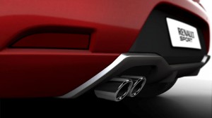 Renault-Sandero-RS-2016-escapamento-duplo