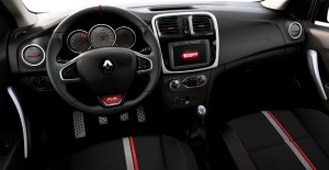 Renault-Sandero-RS-2016-painel
