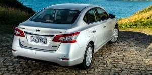 Nissan-Sentra-2016