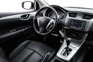 Nissan-Sentra-SL-CVT-painel-2016