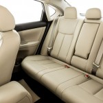 Nissan-Sentra-Unique-interior-banco-couro-2016