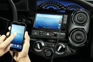 Toyota-Etios-Sedan-multimidia-smartphone-audio-hdmi-2016