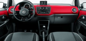 Volkswagen-Red-up-2016-TSI-turbo-painel-interior