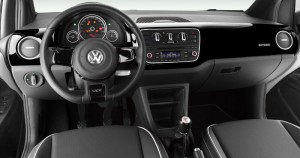 Volkswagen-Speed-up-2016-interior-painel