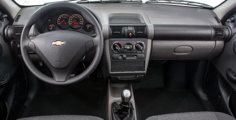 Chevrolet/Divulgação Chevrolet-Classic-2016-interior-painel-airbag