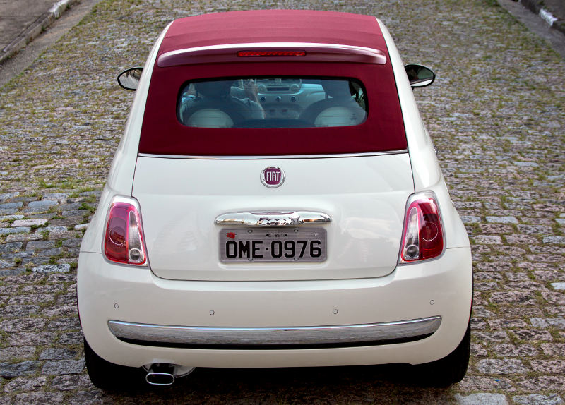 Fiat/Divulgação Fiat-500-Cabrio-2015-conversivel