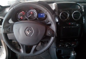Renault-Duster-Oroch-1.6-2016-painel