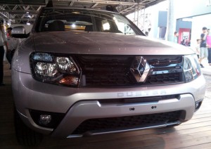 Renault-Duster-Oroch-1.6-dianteira