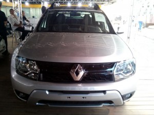 Renault-Duster-Oroch-1.6-visual