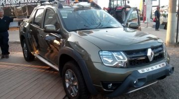 Renault-Duster-Oroch-2.0-2016