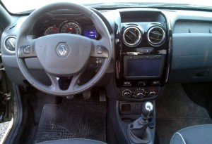 Renault-Duster-Oroch-2.0-2016-painel