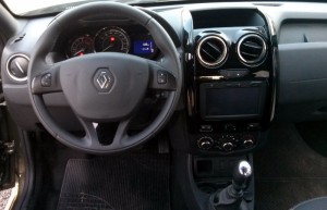Renault-Duster-Oroch-2.0-2016-painel-multimidia-GPS