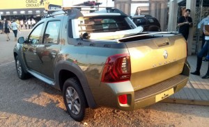 Renault-Duster-Oroch-2.0-2016-picape
