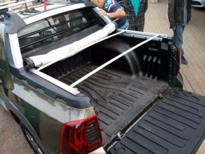 Renault-Duster-Oroch-2.0-2016-traseira