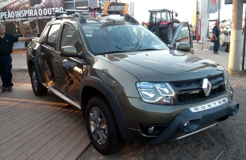Renault-Duster-Oroch-2.0-2016