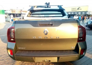 Renault-Duster-Oroch-2.0