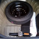 Nissan-Versa-2016-estepe