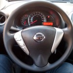 Nissan-Versa-2016-painel