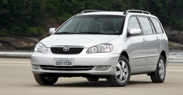 Toyota-Corolla-Fielder-2008